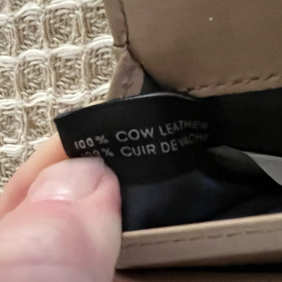 Marc by Marc Jacobs 100% Leather Tan wallet $40 - Picture 12 of 14